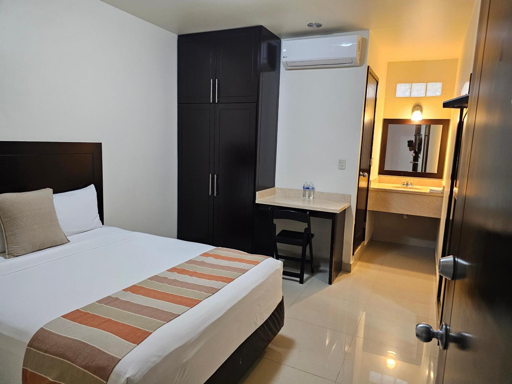 Hotel Maria Elena Cabo San Lucas Exteriör bild