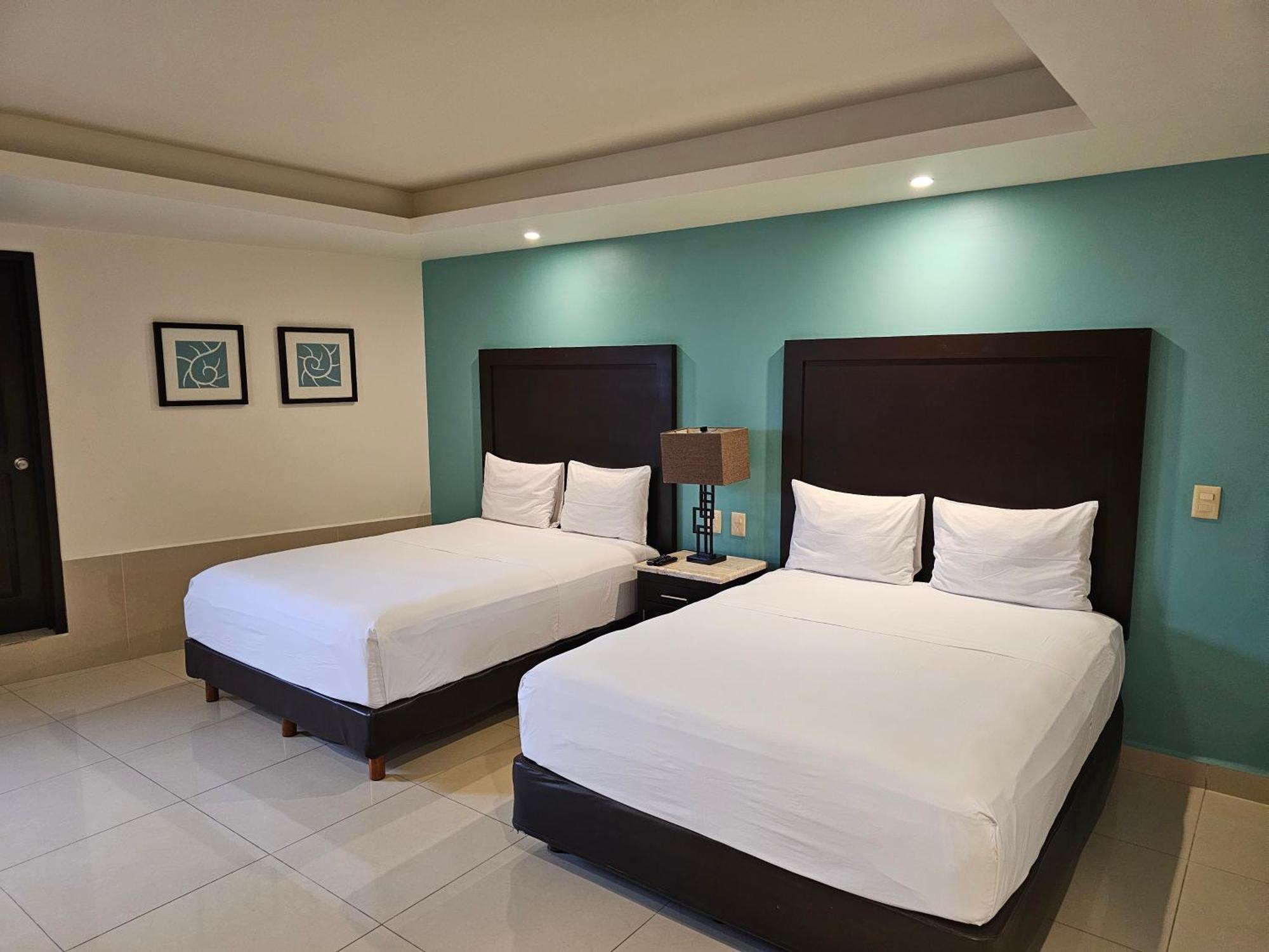 Hotel Maria Elena Cabo San Lucas Exteriör bild