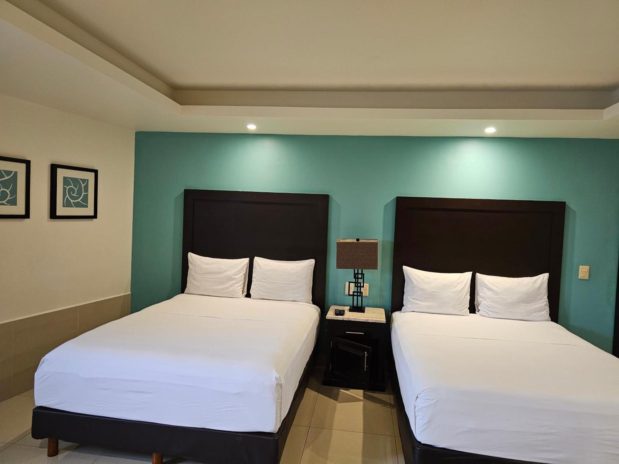 Hotel Maria Elena Cabo San Lucas Exteriör bild